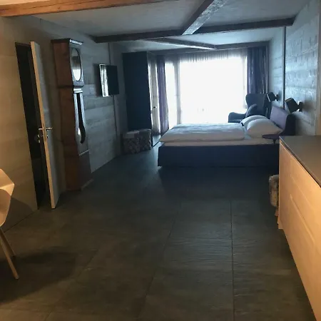 Charly In Apartment *