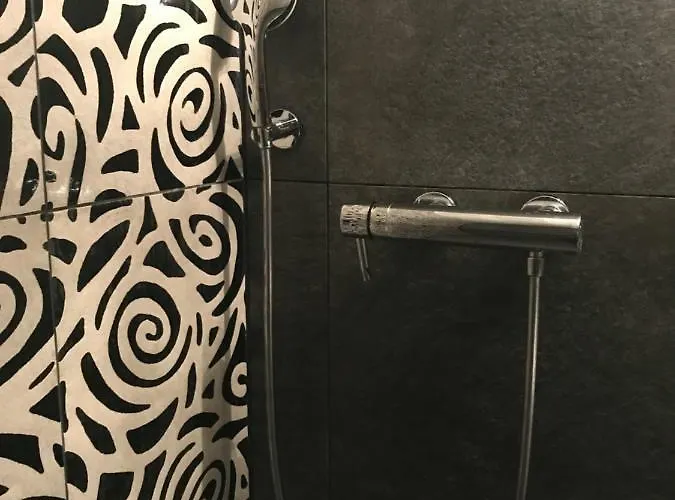 Charly In * غشتاد